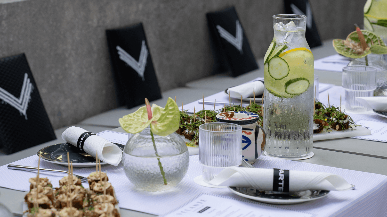 Lansarea Colecției de Accesorii Essentials: APARTERRE x VELANTE Officiale